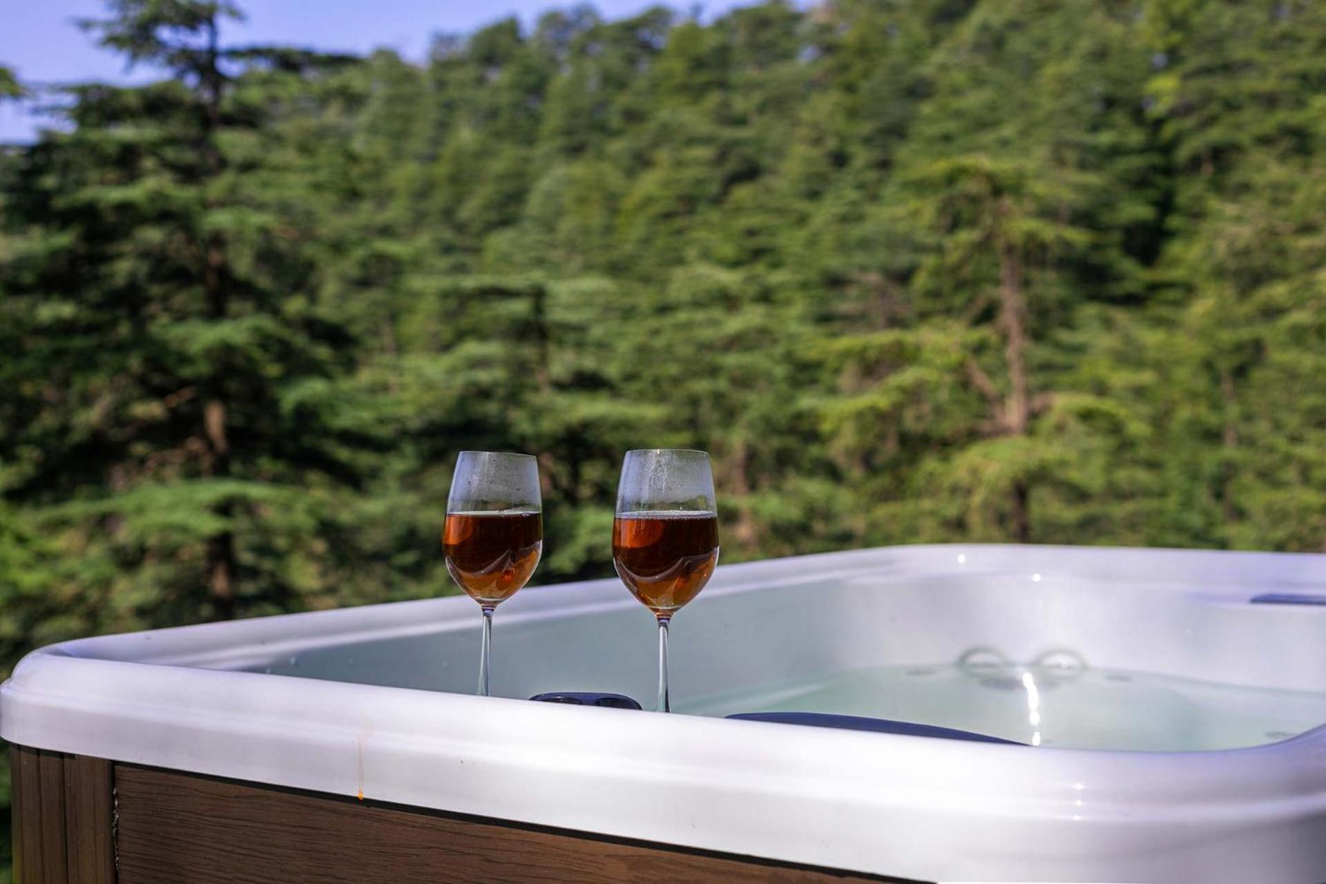 Stayvista At Pine Estate With Outdoor Jacuzzi Shimla Eksteriør bilde
